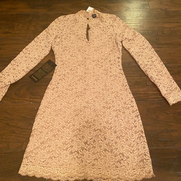 Sheer sleeve nude/tan Bebe dress size s - Picture 3 of 3